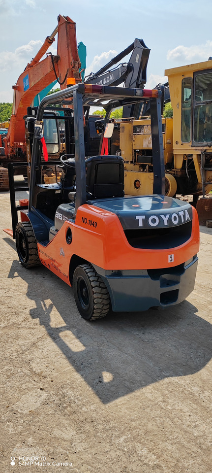 TOYOTA FD35 - מלגזת סולר: תמונה 3 TOYOTA FD35 - מלגזת סולר: תמונה 3