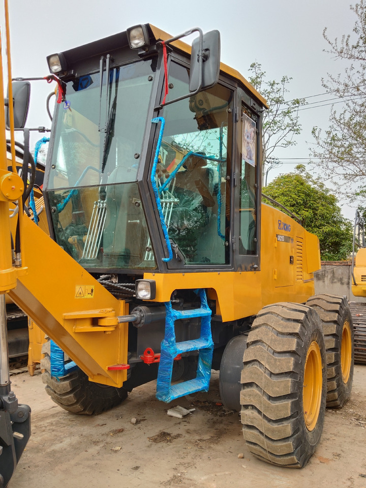 XCMG GR2153 WITH RIPPER AND FRONT BLADE - מפלסת: תמונה 4 XCMG GR2153 WITH RIPPER AND FRONT BLADE - מפלסת: תמונה 4