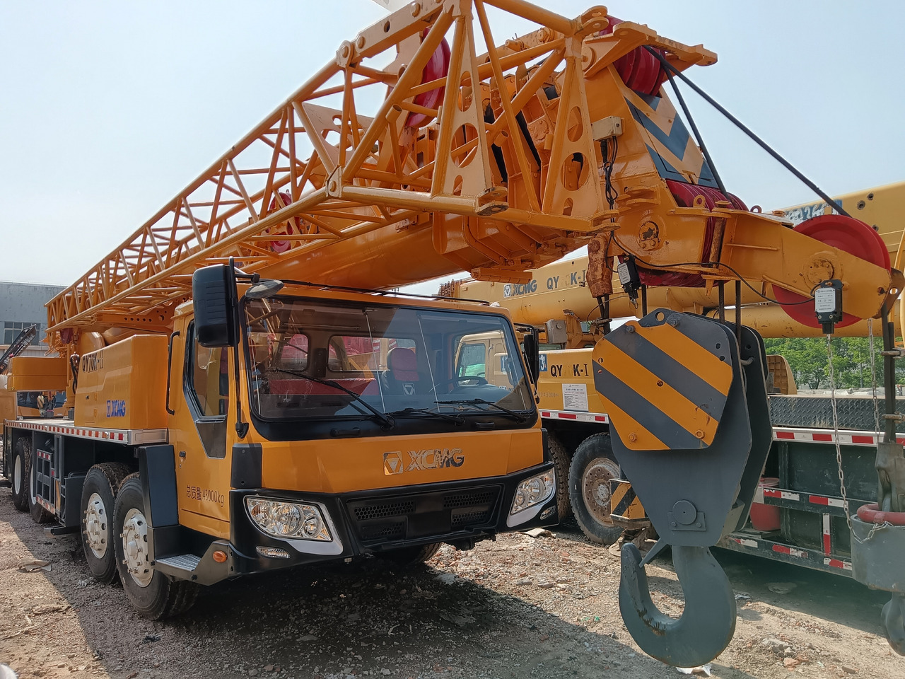 XCMG QY70K 70 TON - עגורן נייד: תמונה 1 XCMG QY70K 70 TON - עגורן נייד: תמונה 1
