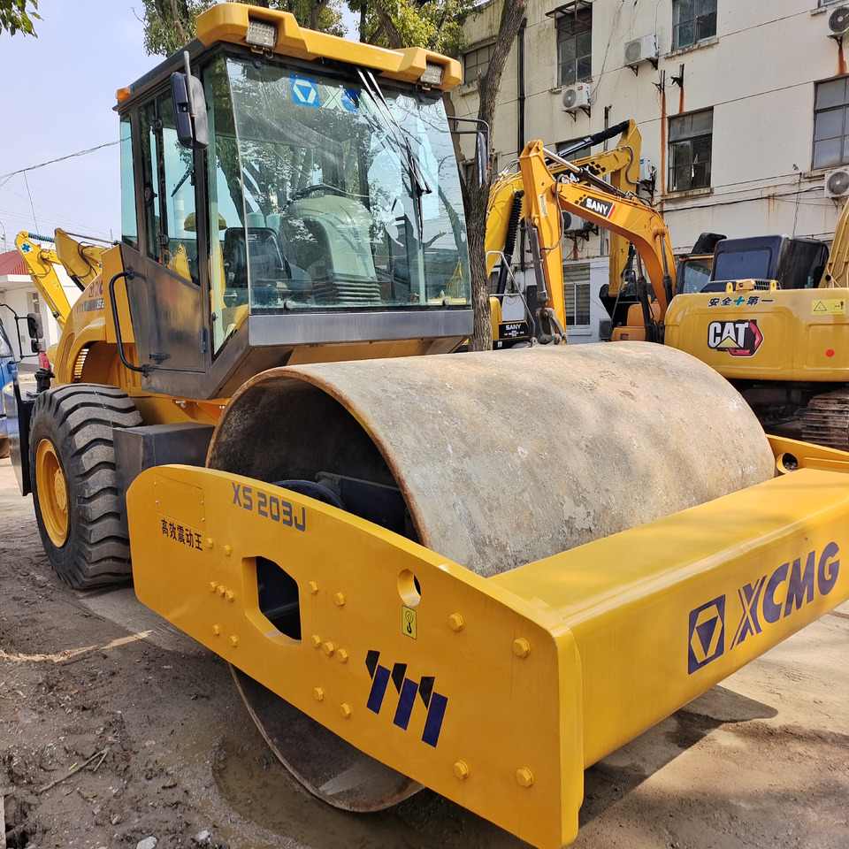 XCMG XS 203J - רולר כביש: תמונה 1 XCMG XS 203J - רולר כביש: תמונה 1