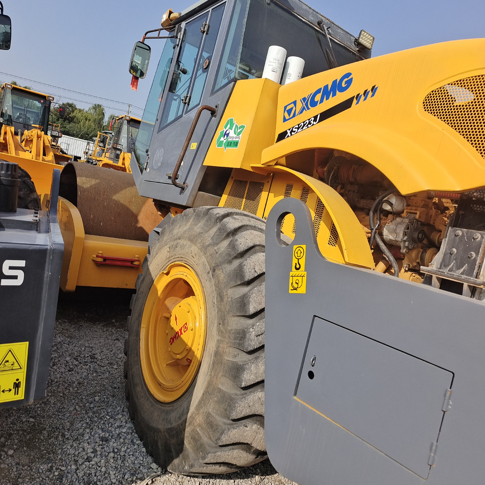 XCMG XS 223J - רולר כביש: תמונה 3 XCMG XS 223J - רולר כביש: תמונה 3