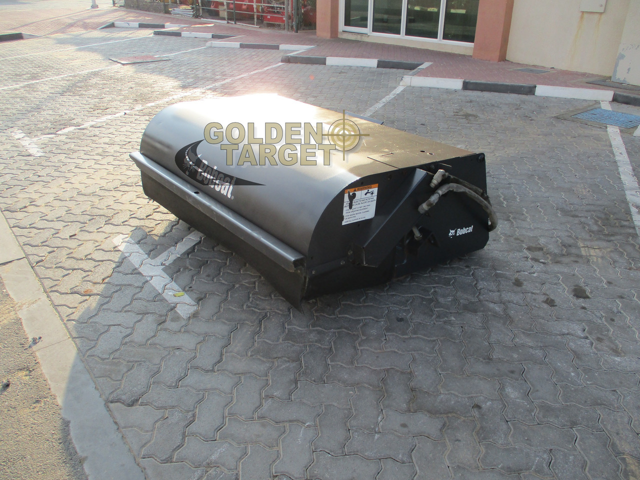 BOBCAT 72 Sweeper - מטאטא עבור מעמיס היגוי החלקה: תמונה 2 BOBCAT 72 Sweeper - מטאטא עבור מעמיס היגוי החלקה: תמונה 2