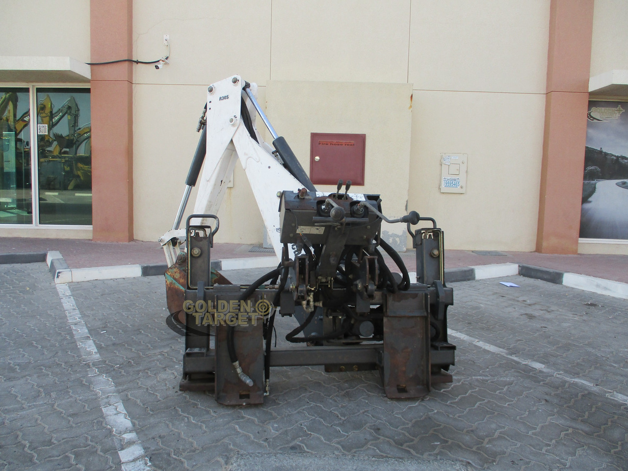 BOBCAT Skid Steer R30S Backhoe Attachment - דלי מעמיס עבור מעמיס היגוי החלקה: תמונה 2 BOBCAT Skid Steer R30S Backhoe Attachment - דלי מעמיס עבור מעמיס היגוי החלקה: תמונה 2