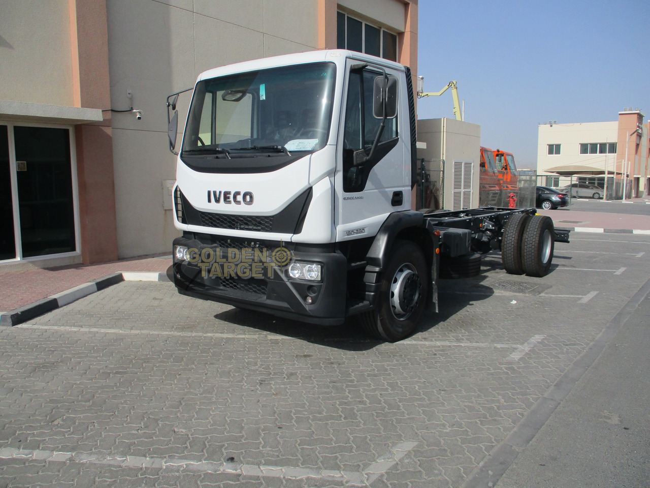 IVECO EUROCARGO 180E28 4x2 Chassis - משאית עם שלדת תא: תמונה 2 IVECO EUROCARGO 180E28 4x2 Chassis - משאית עם שלדת תא: תמונה 2