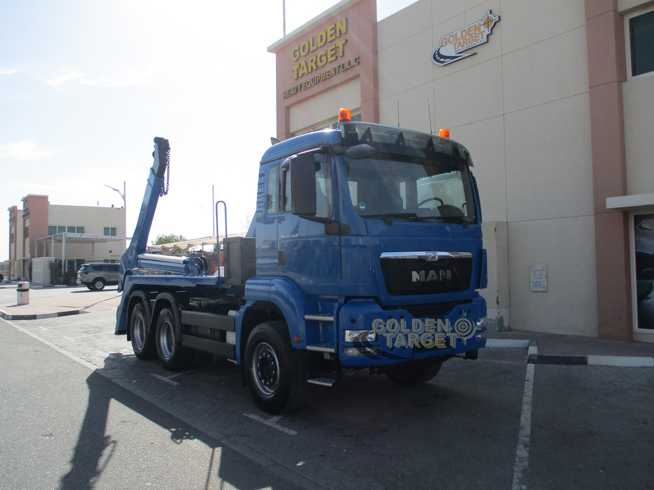 MAN TGS 26.440 6x4 Skip Loader - משאית דילוג העמסה: תמונה 1 MAN TGS 26.440 6x4 Skip Loader - משאית דילוג העמסה: תמונה 1