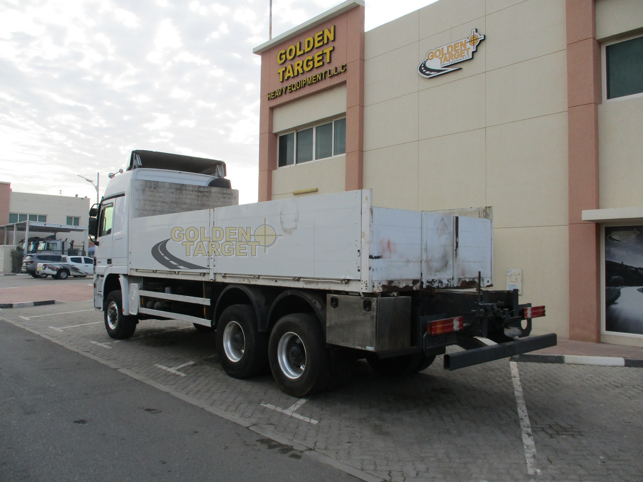 MERCEDES-BENZ ACTROS 3354 6x6 Chassis Truck - משאית עם שלדת תא: תמונה 4 MERCEDES-BENZ ACTROS 3354 6x6 Chassis Truck - משאית עם שלדת תא: תמונה 4