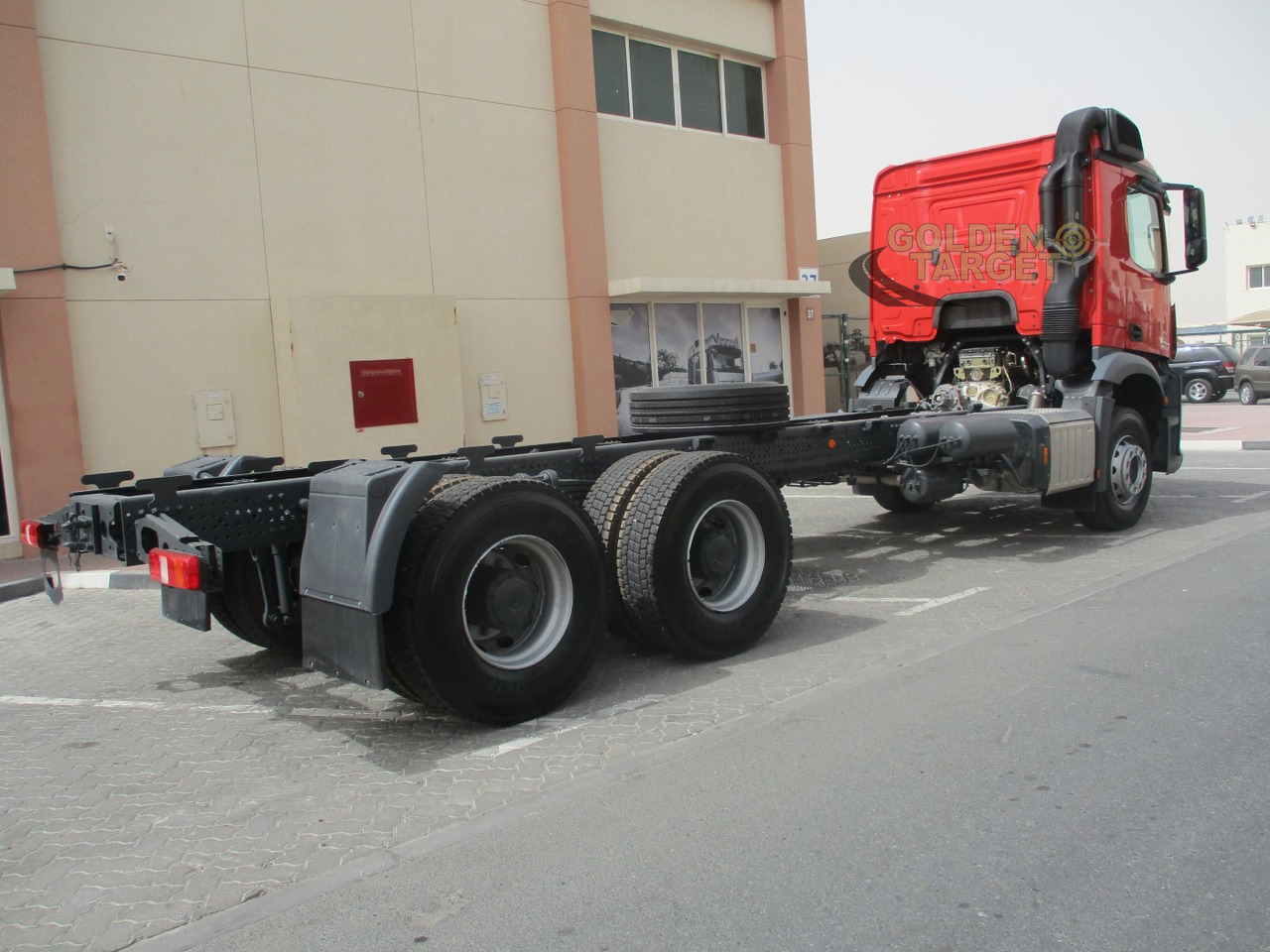 MERCEDES-BENZ Arocs 3348 6x4 Chassis - משאית עם שלדת תא: תמונה 3 MERCEDES-BENZ Arocs 3348 6x4 Chassis - משאית עם שלדת תא: תמונה 3