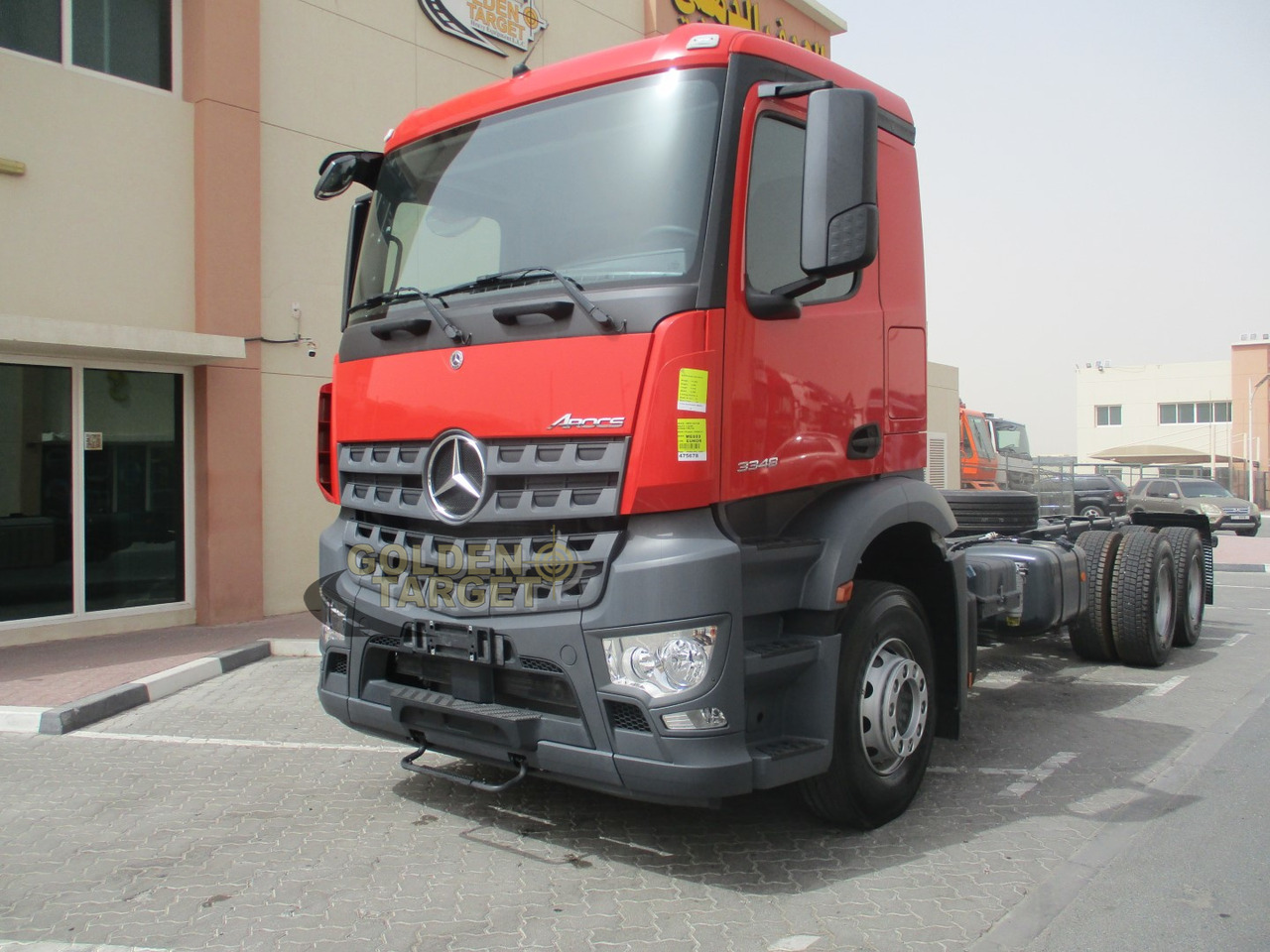 MERCEDES-BENZ Arocs 3348 6x4 Chassis - משאית עם שלדת תא: תמונה 2 MERCEDES-BENZ Arocs 3348 6x4 Chassis - משאית עם שלדת תא: תמונה 2