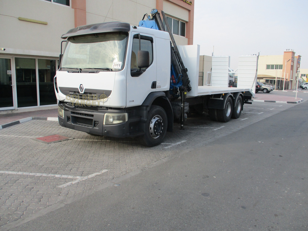 RENAULT Kerax 380 6×4 Crane Truck - משאית מנוף: תמונה 2 RENAULT Kerax 380 6×4 Crane Truck - משאית מנוף: תמונה 2