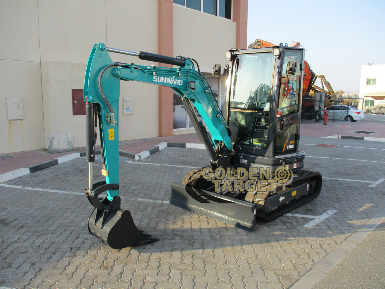 SUNWARD SWE25UF Mini Hydraulic Excavator - מיני מחפר: תמונה 2 SUNWARD SWE25UF Mini Hydraulic Excavator - מיני מחפר: תמונה 2