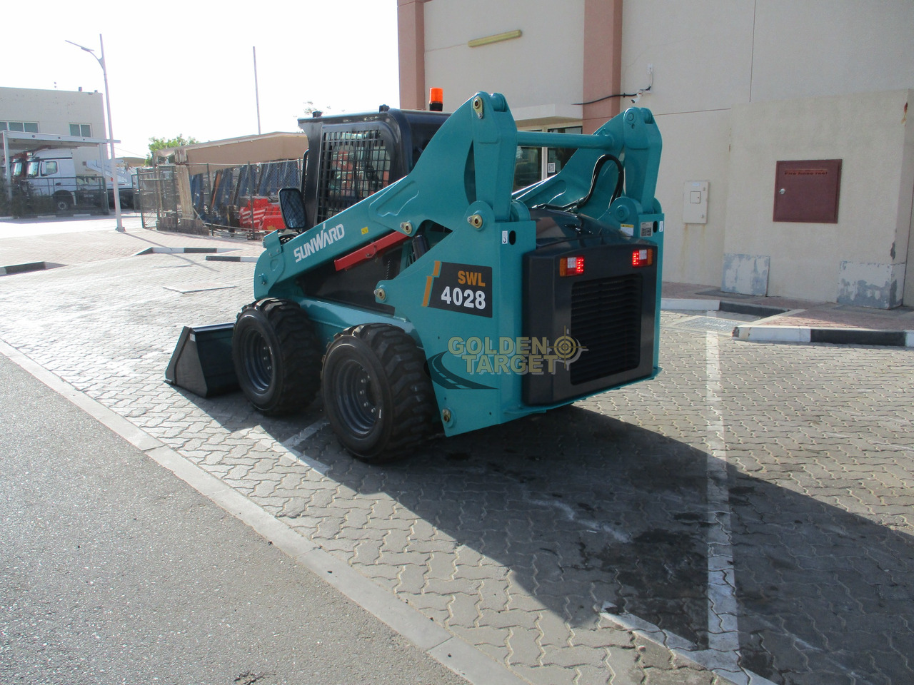 SUNWARD SWL4028 Skid Steer Loader - מעמיס היגוי החלקה: תמונה 4 SUNWARD SWL4028 Skid Steer Loader - מעמיס היגוי החלקה: תמונה 4