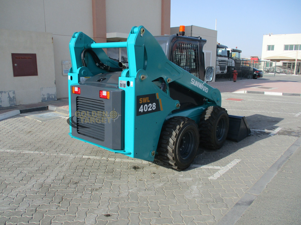SUNWARD SWL4028 Skid Steer Loader - מעמיס היגוי החלקה: תמונה 3 SUNWARD SWL4028 Skid Steer Loader - מעמיס היגוי החלקה: תמונה 3