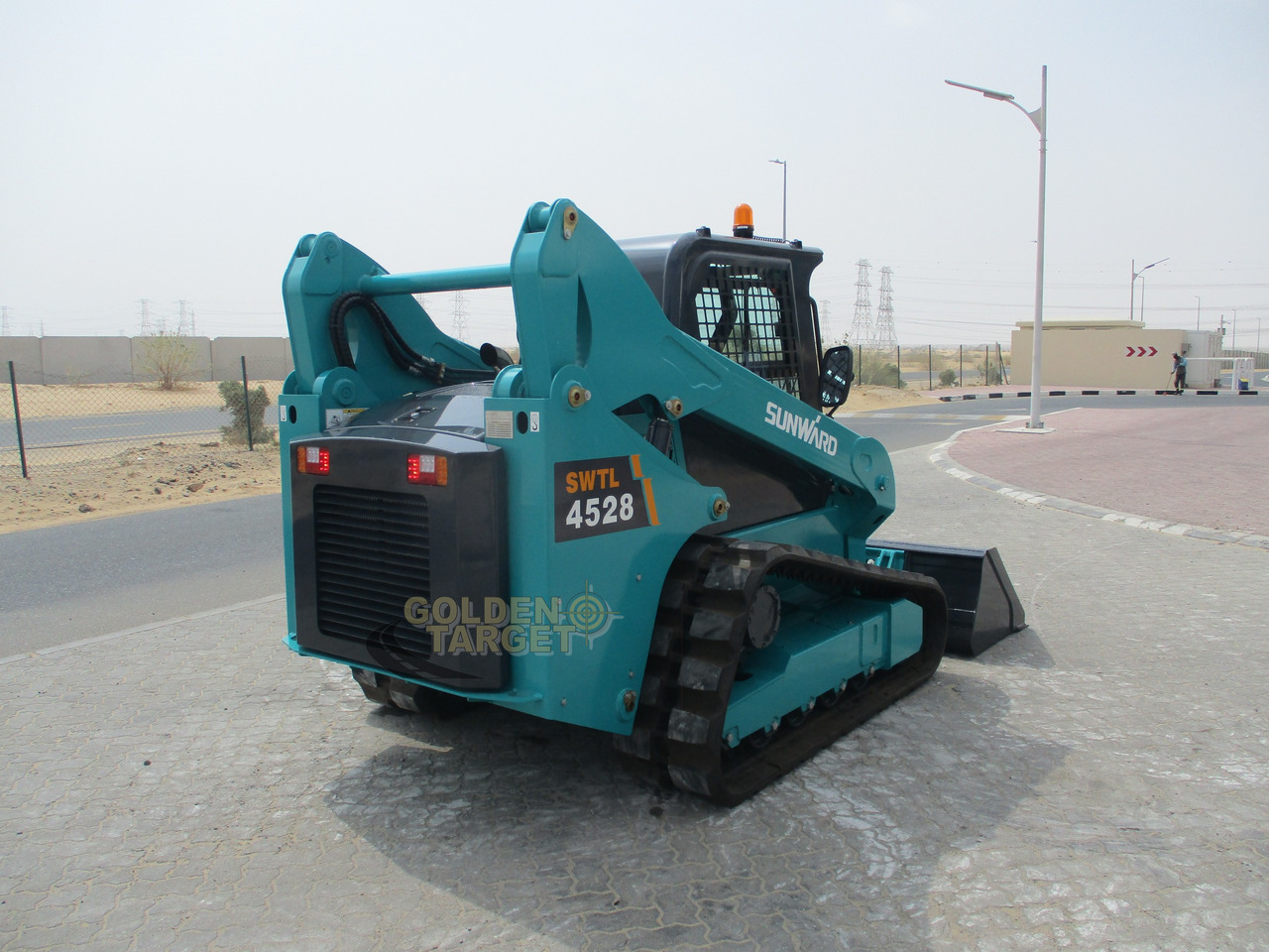SUNWARD SWTL4528 Skid Steer - מעמיס היגוי החלקה: תמונה 3 SUNWARD SWTL4528 Skid Steer - מעמיס היגוי החלקה: תמונה 3