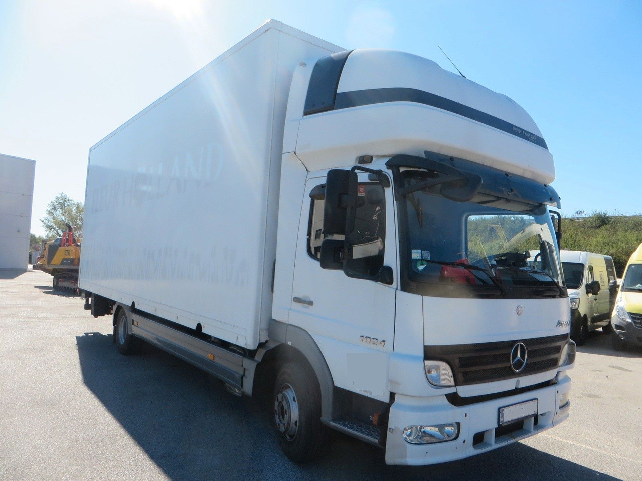 Mercedes-Benz Atego 1024 Box body with tail lift - משאית תיבה: תמונה 2 Mercedes-Benz Atego 1024 Box body with tail lift - משאית תיבה: תמונה 2