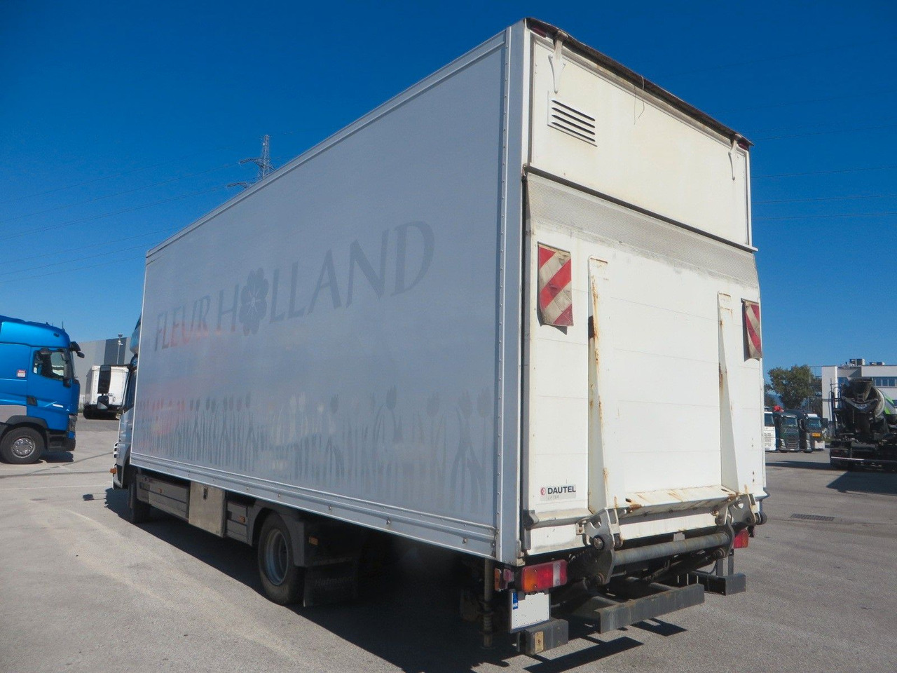 Mercedes-Benz Atego 1024 Box body with tail lift - משאית תיבה: תמונה 4 Mercedes-Benz Atego 1024 Box body with tail lift - משאית תיבה: תמונה 4