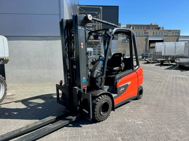 Linde E35L - מלגזה חשמלית: תמונה 1 Linde E35L - מלגזה חשמלית: תמונה 1