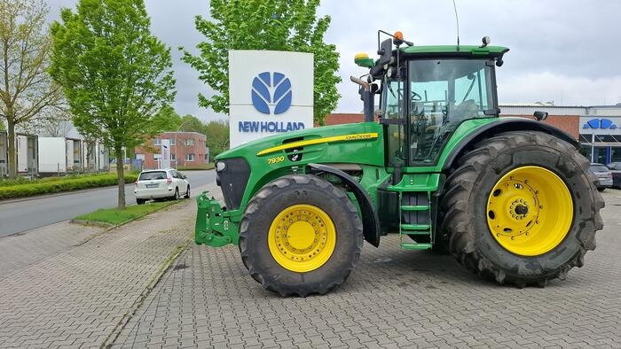 John Deere 7930 - טרקטור חקלאי: תמונה 1 John Deere 7930 - טרקטור חקלאי: תמונה 1