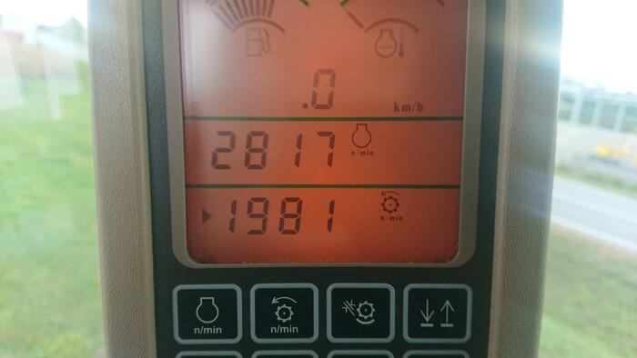 John Deere C 670 - מקצרת קומבינה: תמונה 4 John Deere C 670 - מקצרת קומבינה: תמונה 4