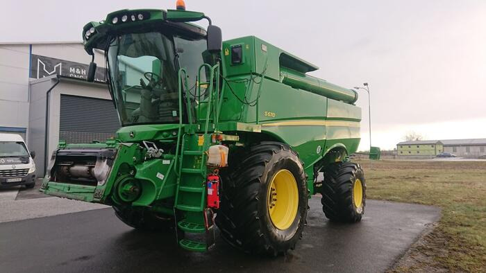 John Deere S670 - מקצרת קומבינה: תמונה 1 John Deere S670 - מקצרת קומבינה: תמונה 1
