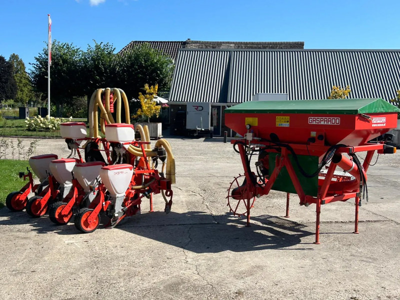Gaspardo Gaspardo Zaai combinatie Maiszaaier Fronttank Zaaimachine - ציוד זריעה: תמונה 1 Gaspardo Gaspardo Zaai combinatie Maiszaaier Fronttank Zaaimachine - ציוד זריעה: תמונה 1