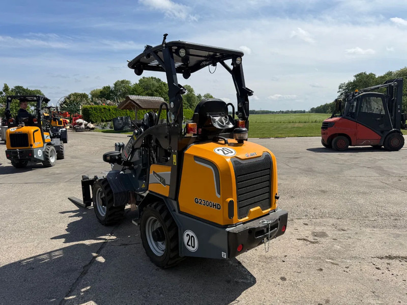 Giant 2300 HD NIEUW Shovel! Giant Kubota - מעמיס גלגלים: תמונה 2 Giant 2300 HD NIEUW Shovel! Giant Kubota - מעמיס גלגלים: תמונה 2