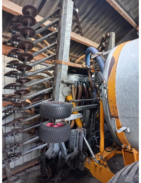 Veenhuis VMB 7500 + bemester slootsmid - מכונה חקלאית: תמונה 2 Veenhuis VMB 7500 + bemester slootsmid - מכונה חקלאית: תמונה 2