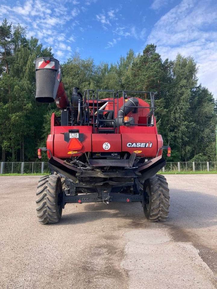 Case IH 7230 - מקצרת קומבינה: תמונה 4 Case IH 7230 - מקצרת קומבינה: תמונה 4