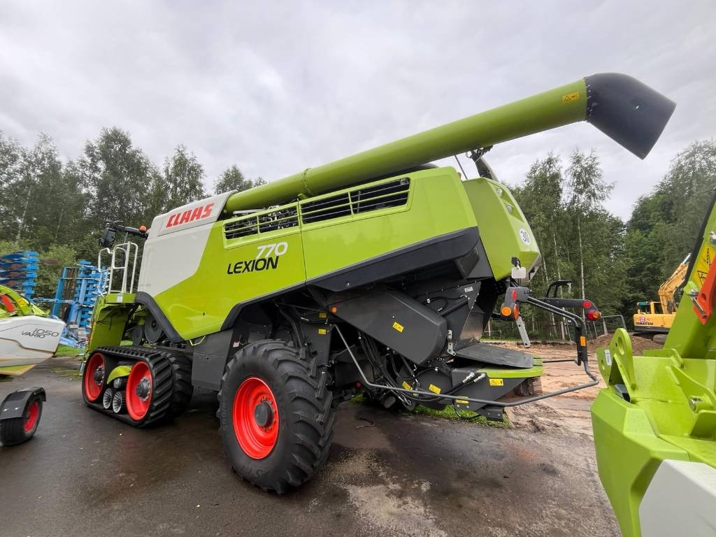Claas Lexion 770 TT - מקצרת קומבינה: תמונה 2 Claas Lexion 770 TT - מקצרת קומבינה: תמונה 2