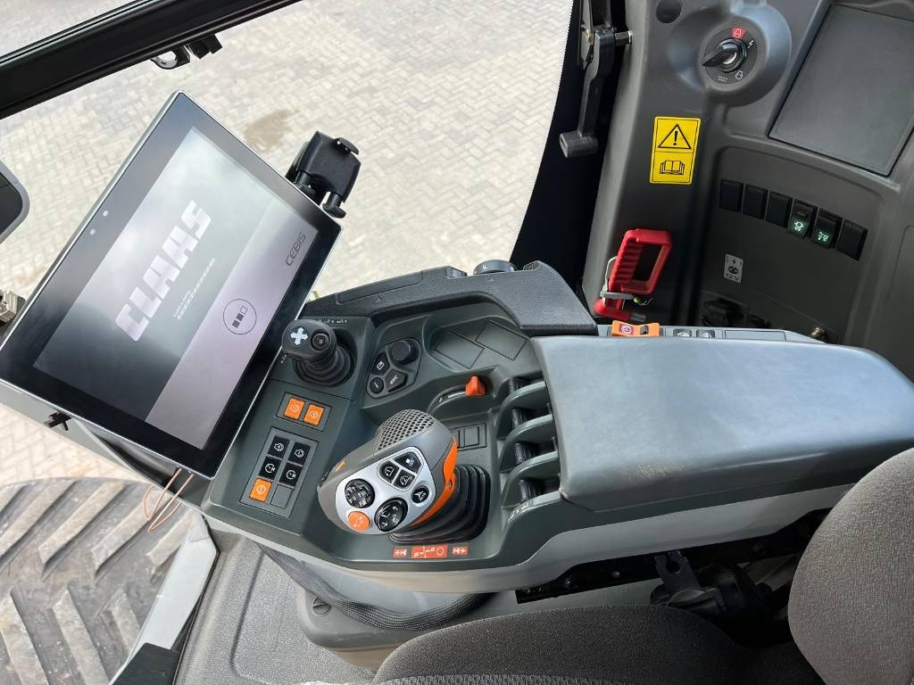 טרקטור חקלאי Claas XERION 5000 TRAC TS: תמונה 11