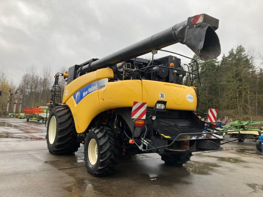 New Holland CR 9090 Elevation - מקצרת קומבינה: תמונה 5 New Holland CR 9090 Elevation - מקצרת קומבינה: תמונה 5