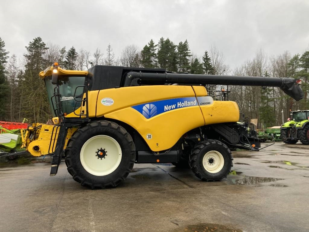 New Holland CR 9090 Elevation - מקצרת קומבינה: תמונה 3 New Holland CR 9090 Elevation - מקצרת קומבינה: תמונה 3