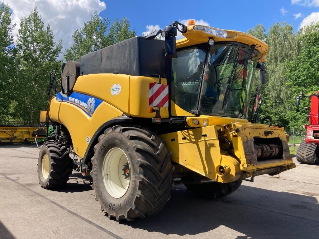 New Holland CR 9090 - מקצרת קומבינה: תמונה 1 New Holland CR 9090 - מקצרת קומבינה: תמונה 1