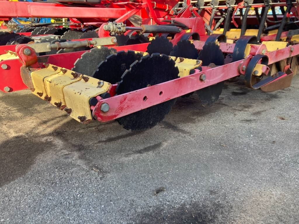 Vaderstad Rapid 400C - מקדחת זריעה משולבת: תמונה 2 Vaderstad Rapid 400C - מקדחת זריעה משולבת: תמונה 2
