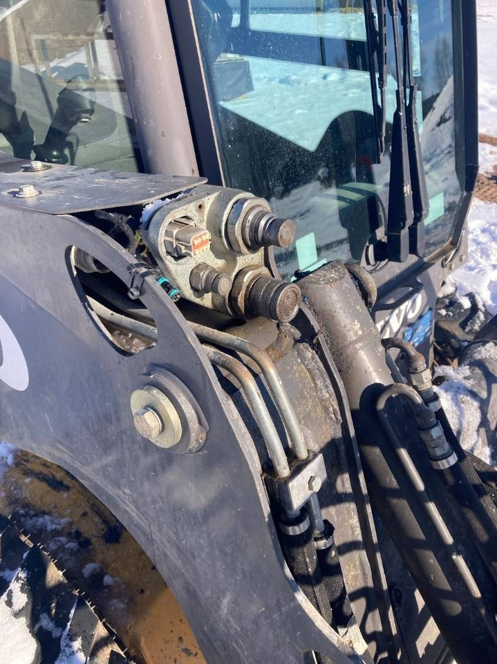 Volvo MC70C - מעמיס היגוי החלקה: תמונה 5 Volvo MC70C - מעמיס היגוי החלקה: תמונה 5