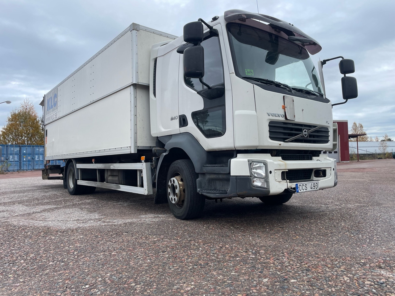 VOLVO FL-240 4X2 -2007 | DIESEL - משאית תיבה: תמונה 1 VOLVO FL-240 4X2 -2007 | DIESEL - משאית תיבה: תמונה 1