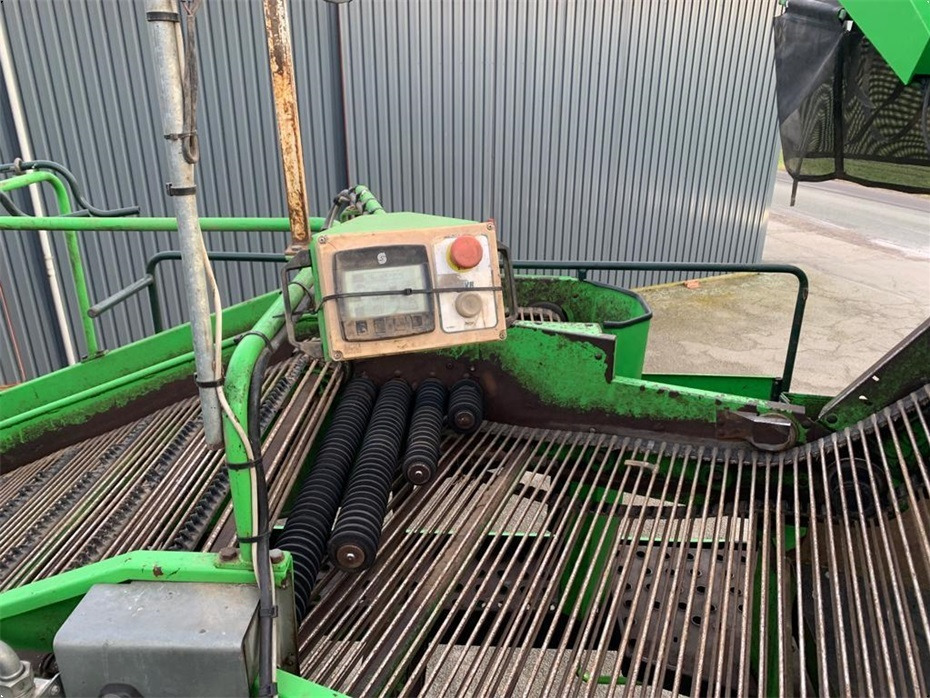 מקצרת תפוחי אדמה AVR
8200 Spirit Ekstra aksel med hjultræk: תמונה 20