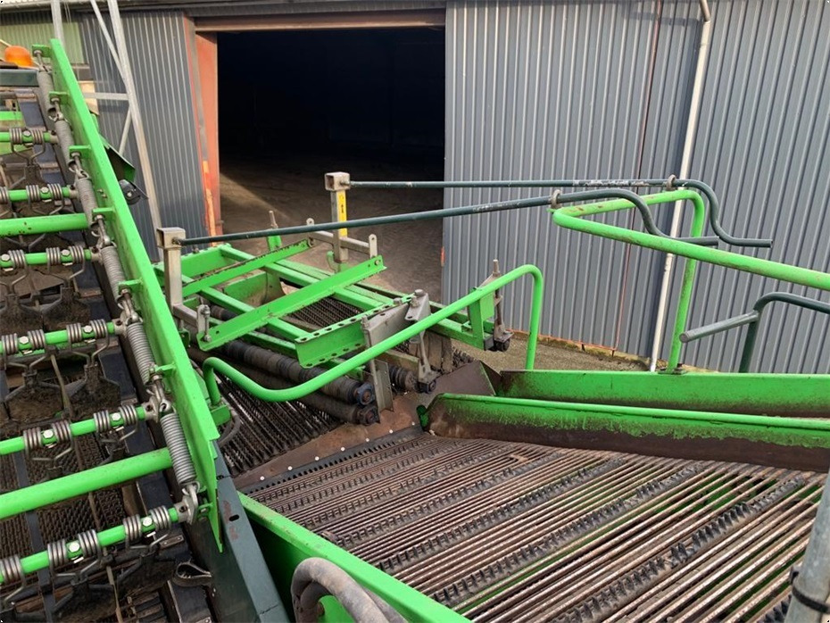 מקצרת תפוחי אדמה AVR
8200 Spirit Ekstra aksel med hjultræk: תמונה 18