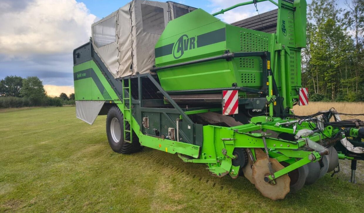 AVR SPIRIT 9200 - מקצרת תפוחי אדמה: תמונה 1 AVR SPIRIT 9200 - מקצרת תפוחי אדמה: תמונה 1
