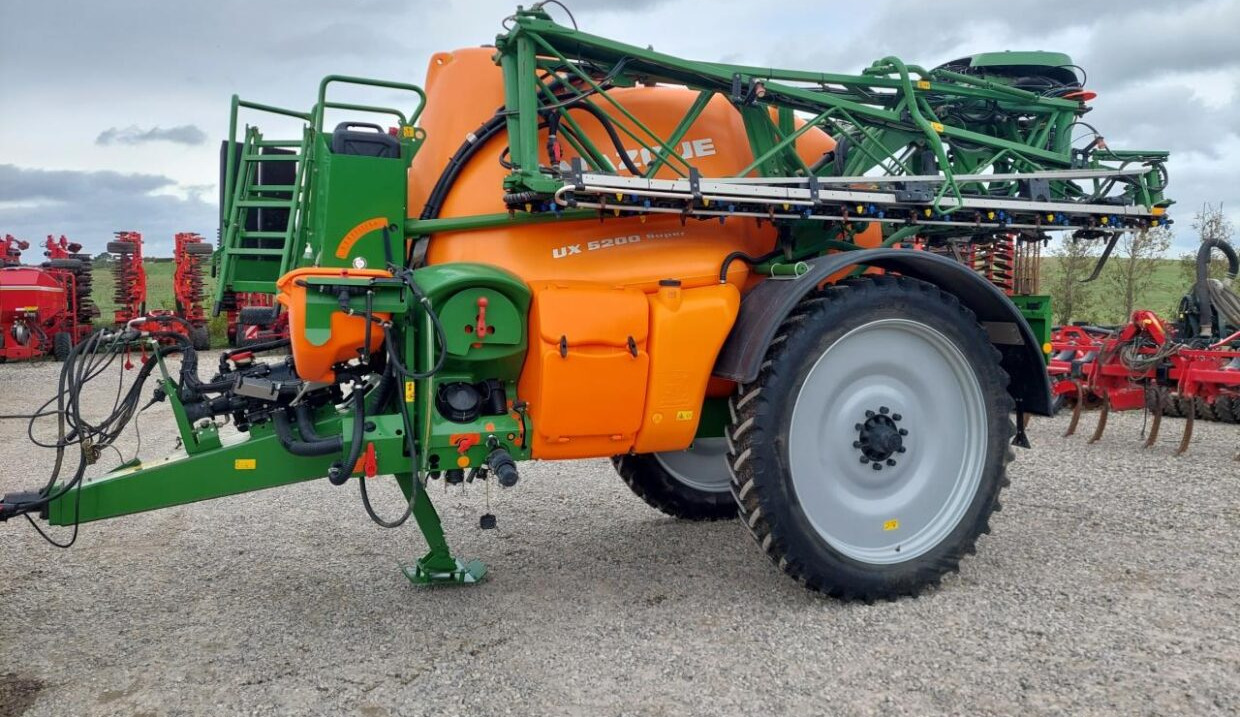 Amazone UX 5200 - 28m med Ama-Select - מרסס נגרר: תמונה 2 Amazone UX 5200 - 28m med Ama-Select - מרסס נגרר: תמונה 2