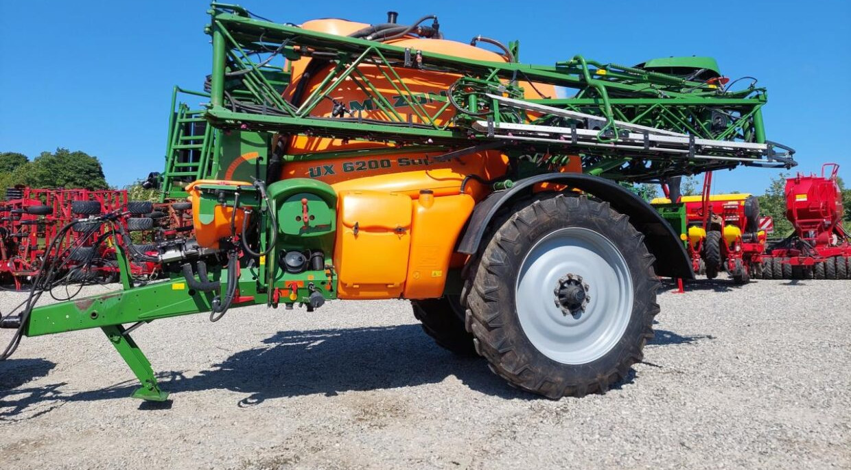 Amazone UX 6200 SUPER - 36-30-24m - מרסס נגרר: תמונה 1 Amazone UX 6200 SUPER - 36-30-24m - מרסס נגרר: תמונה 1
