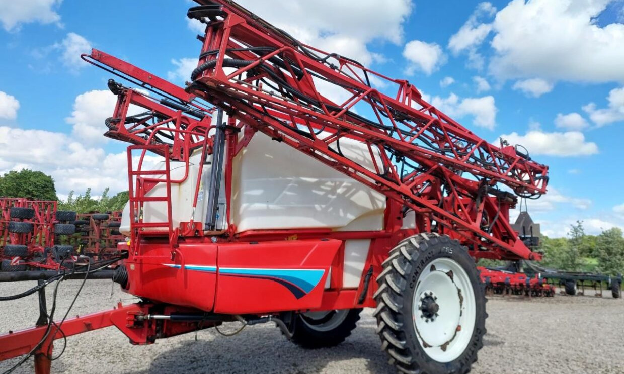 Bargam Compact 6200 - 24-36m med GPS - מרסס נגרר: תמונה 2 Bargam Compact 6200 - 24-36m med GPS - מרסס נגרר: תמונה 2