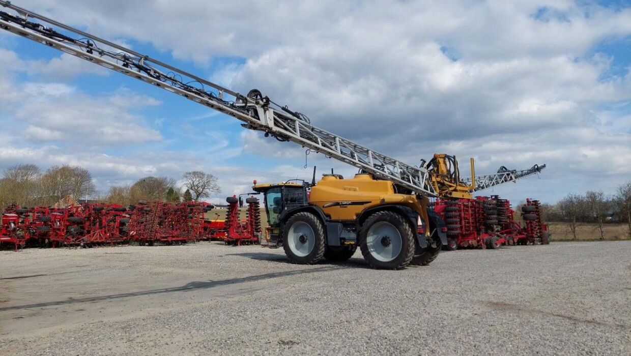 מרסס בהנעה עצמית Challenger Rogator 655 B med GPS: תמונה 8