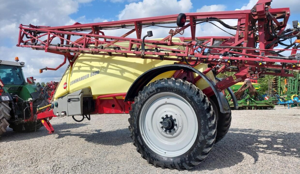 Hardi Commander 5500i -30m - מרסס נגרר: תמונה 3 Hardi Commander 5500i -30m - מרסס נגרר: תמונה 3