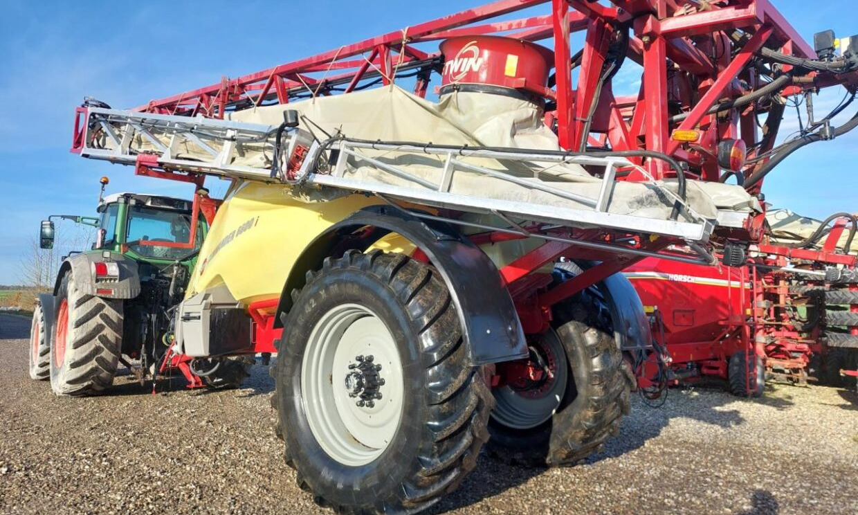 Hardi Commander 6600i - 36m Twin - מרסס נגרר: תמונה 3 Hardi Commander 6600i - 36m Twin - מרסס נגרר: תמונה 3