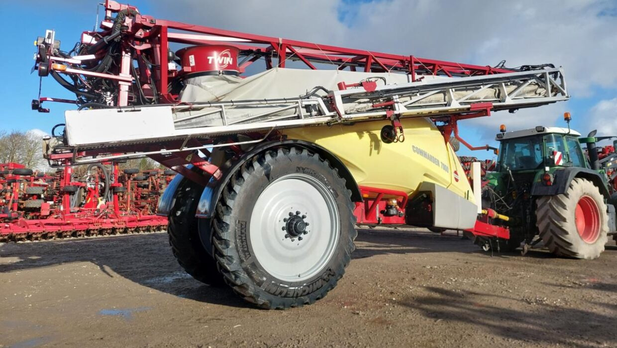 Hardi Commander 7000i - 36 m Twin - מרסס נגרר: תמונה 2 Hardi Commander 7000i - 36 m Twin - מרסס נגרר: תמונה 2
