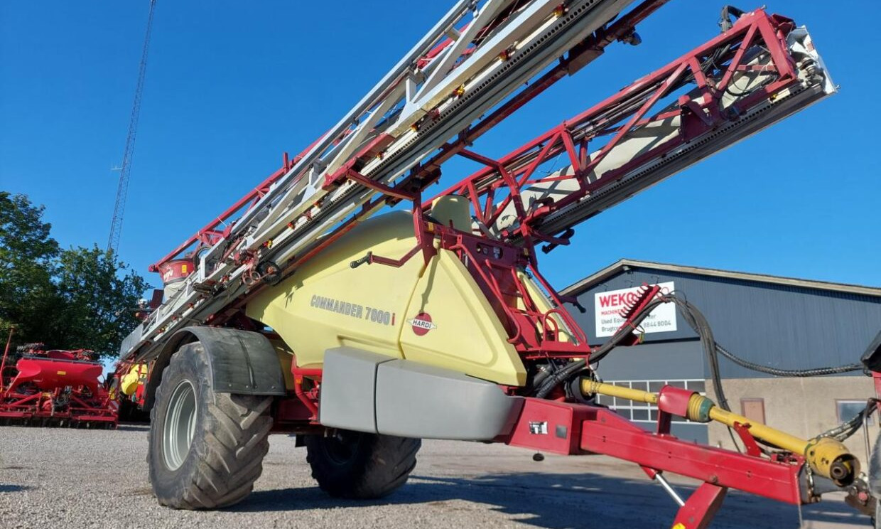 Hardi Commander 7000i - 36 m Twin - מרסס נגרר: תמונה 1 Hardi Commander 7000i - 36 m Twin - מרסס נגרר: תמונה 1