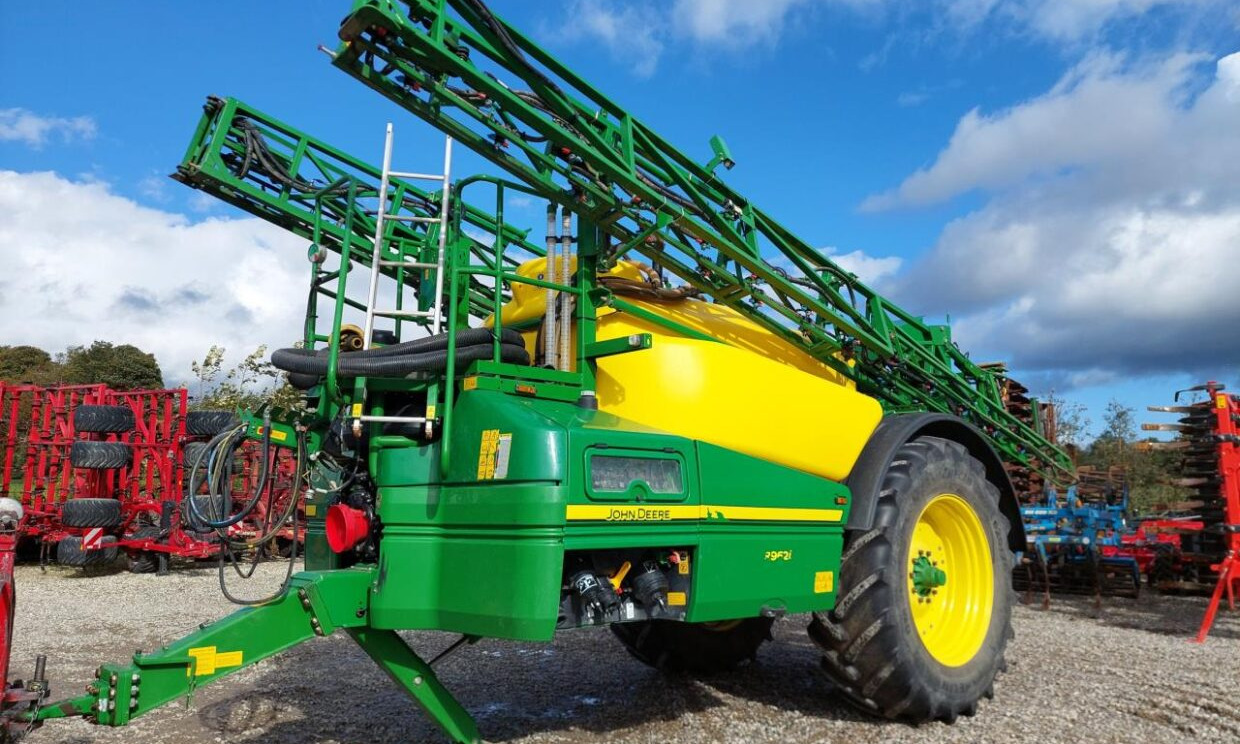 John Deere R962i - 28m - מרסס נגרר: תמונה 1 John Deere R962i - 28m - מרסס נגרר: תמונה 1