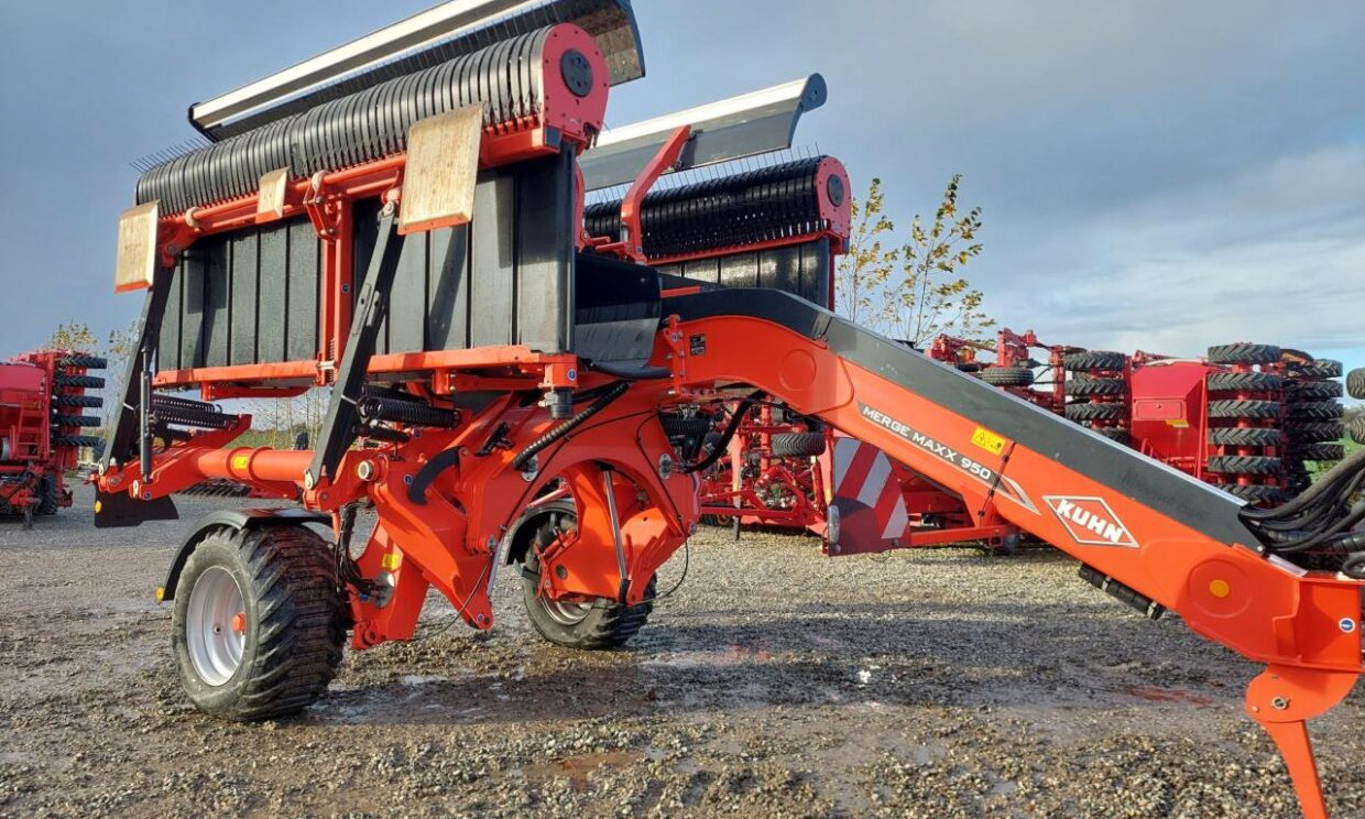Kuhn Merge Maxx 950 - גורף/ מגרפה: תמונה 1 Kuhn Merge Maxx 950 - גורף/ מגרפה: תמונה 1