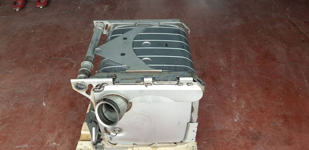 Eberspächer SC 2031 SH 5004 Mercedes-Benz ACTROS MB2 - ממיר קטליטי עבור משאית: תמונה 4 Eberspächer SC 2031 SH 5004 Mercedes-Benz ACTROS MB2 - ממיר קטליטי עבור משאית: תמונה 4