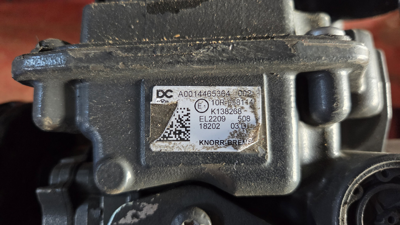 KNORR-BREMSE CONTROL UNIT EAPU K 102145 - ECU עבור משאית: תמונה 3 KNORR-BREMSE CONTROL UNIT EAPU K 102145 - ECU עבור משאית: תמונה 3